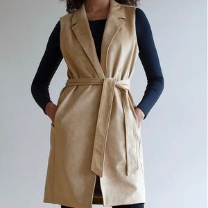 BNWT Babaton Malley long vest, XXS